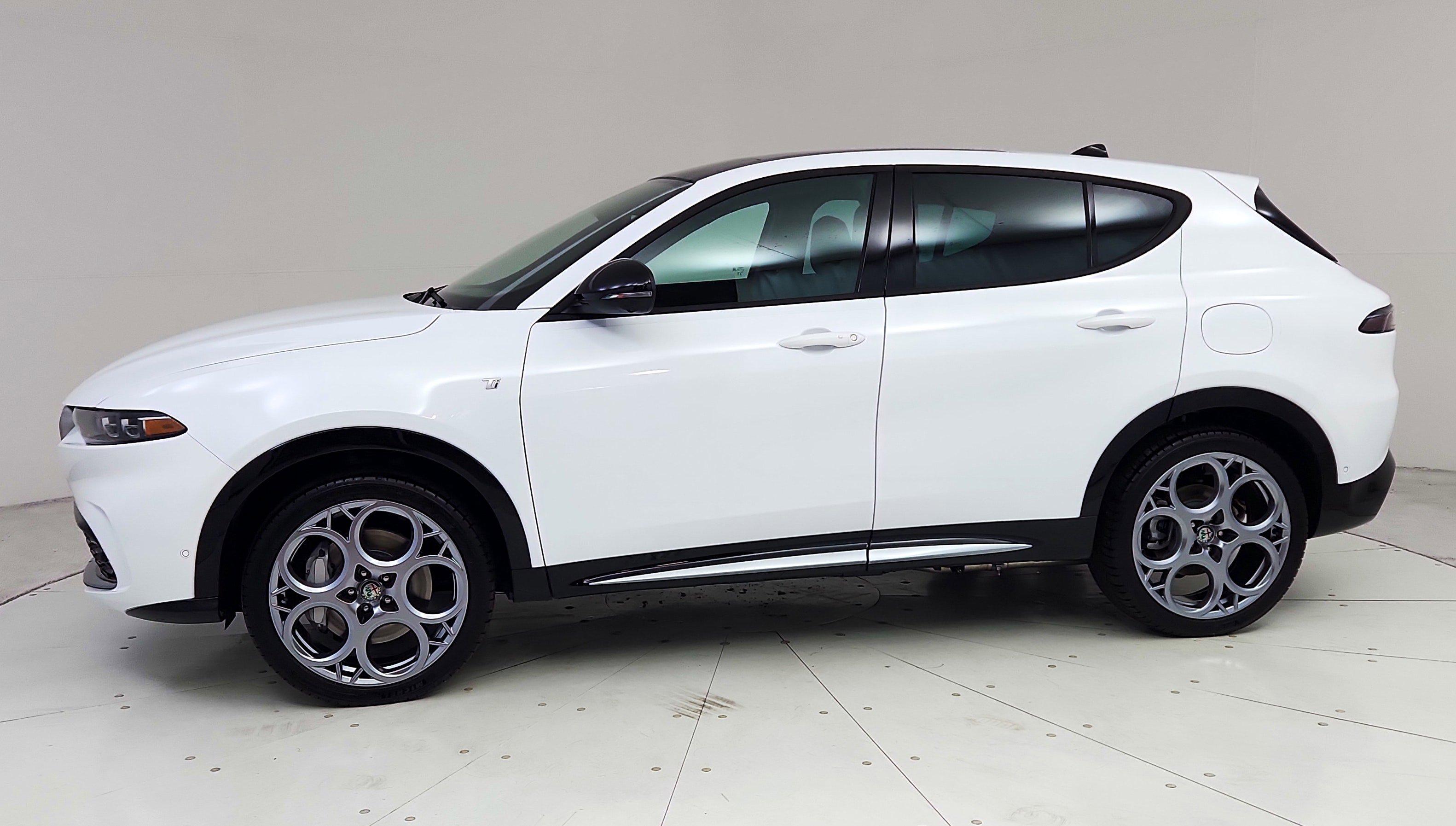 Thumbnail image of 2024 Alfa Romeo Tonale Hybrid at Maserati & Alfa Romeo of Monmouth