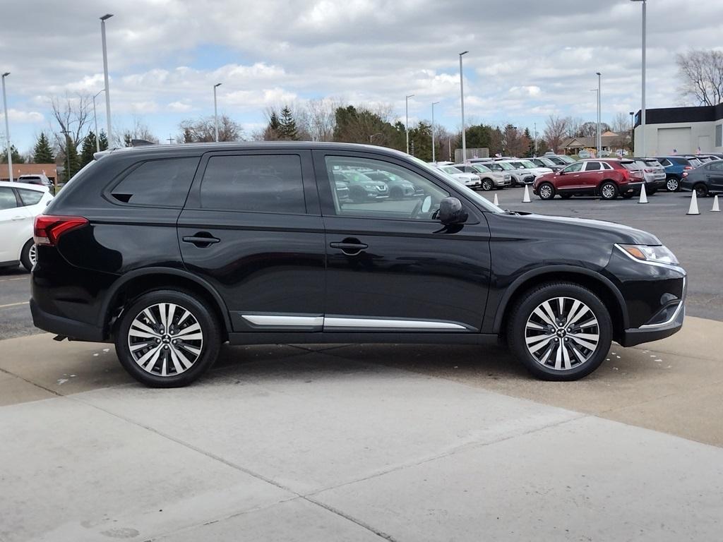 Thumbnail image of 2019 Mitsubishi Outlander at Grand Blanc Mitsubishi