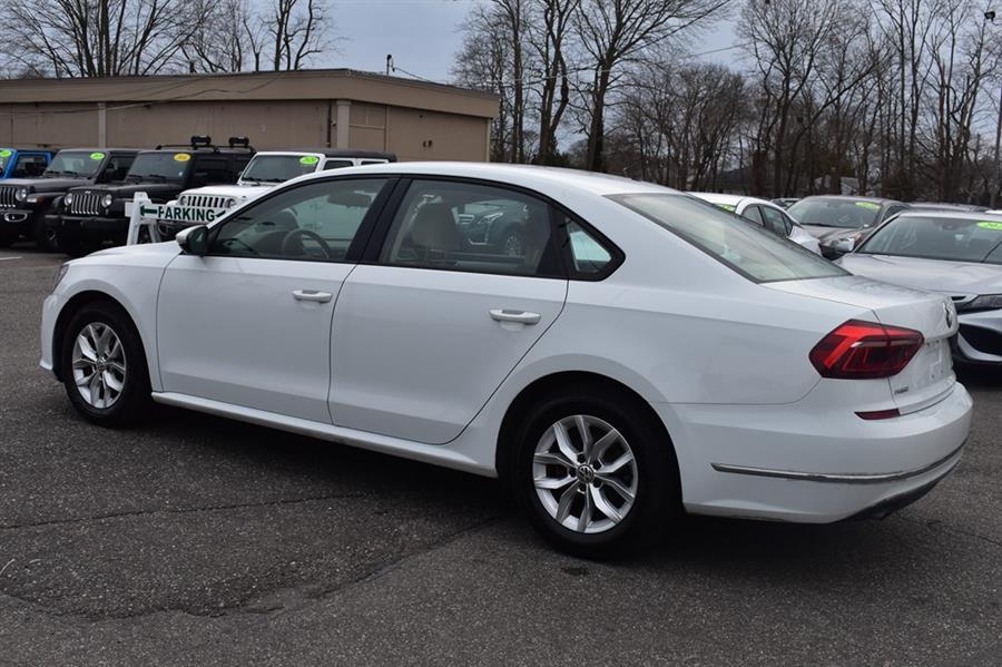 Thumbnail image of 2018 Volkswagen Passat at 112 Auto Plaza