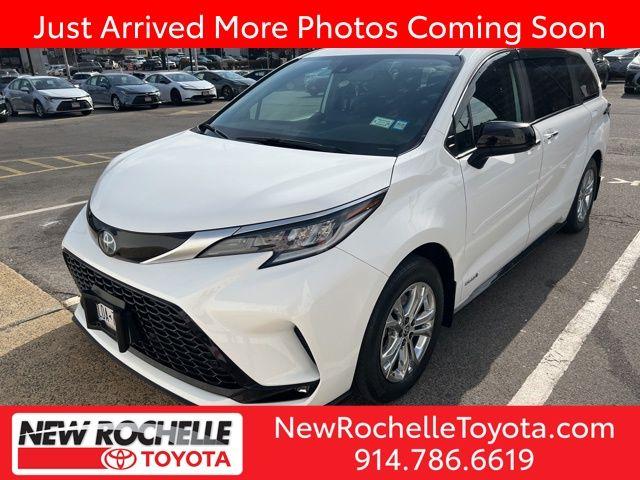 Thumbnail image of 2021 Toyota Sienna at New Rochelle Toyota