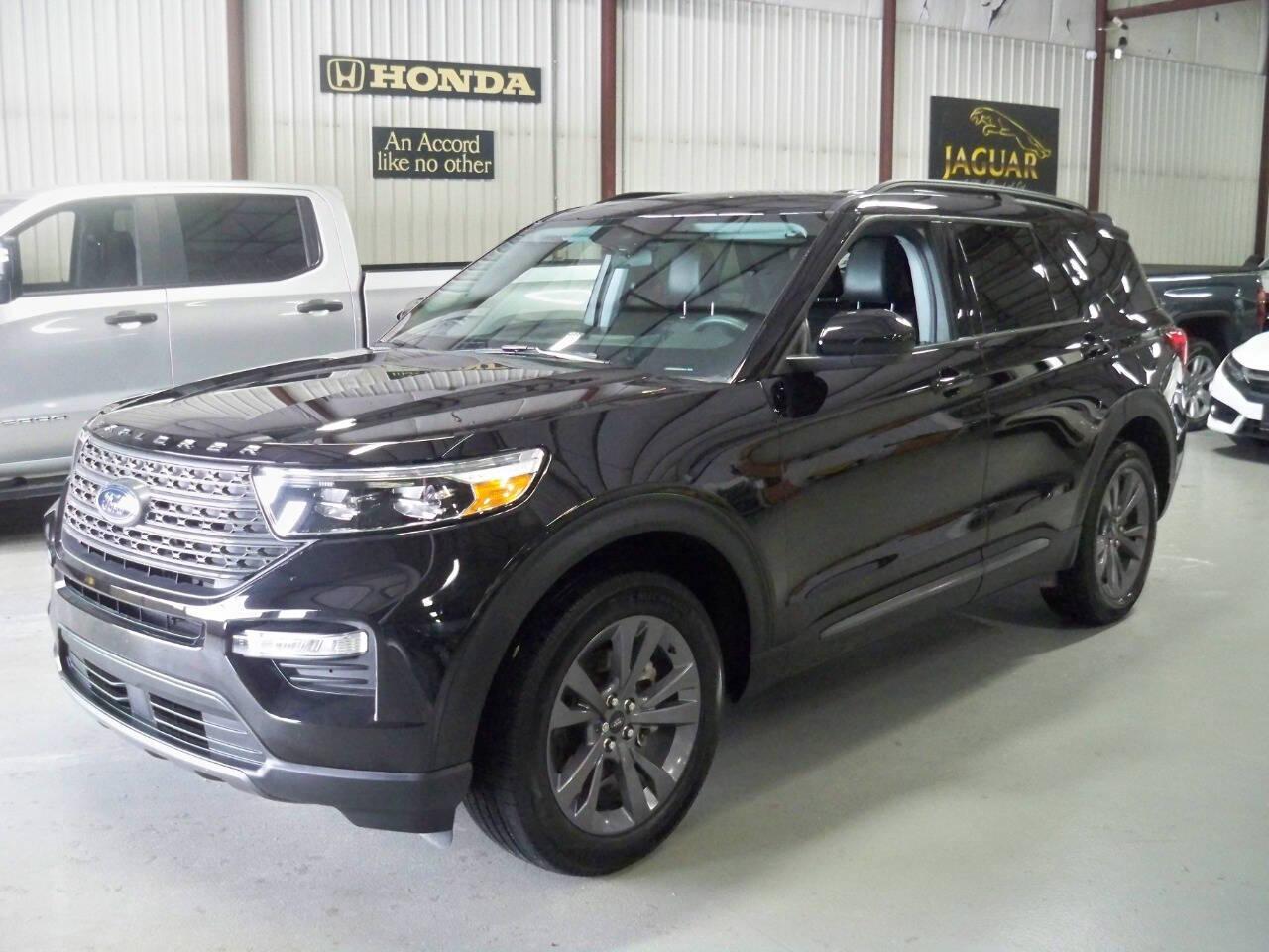 Thumbnail image of 2023 Ford Explorer at Nice Car Company Inc.