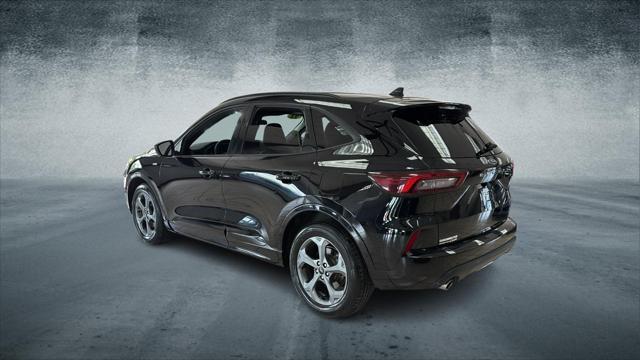 Thumbnail image of 2023 Ford Escape at Car Connection Superstore