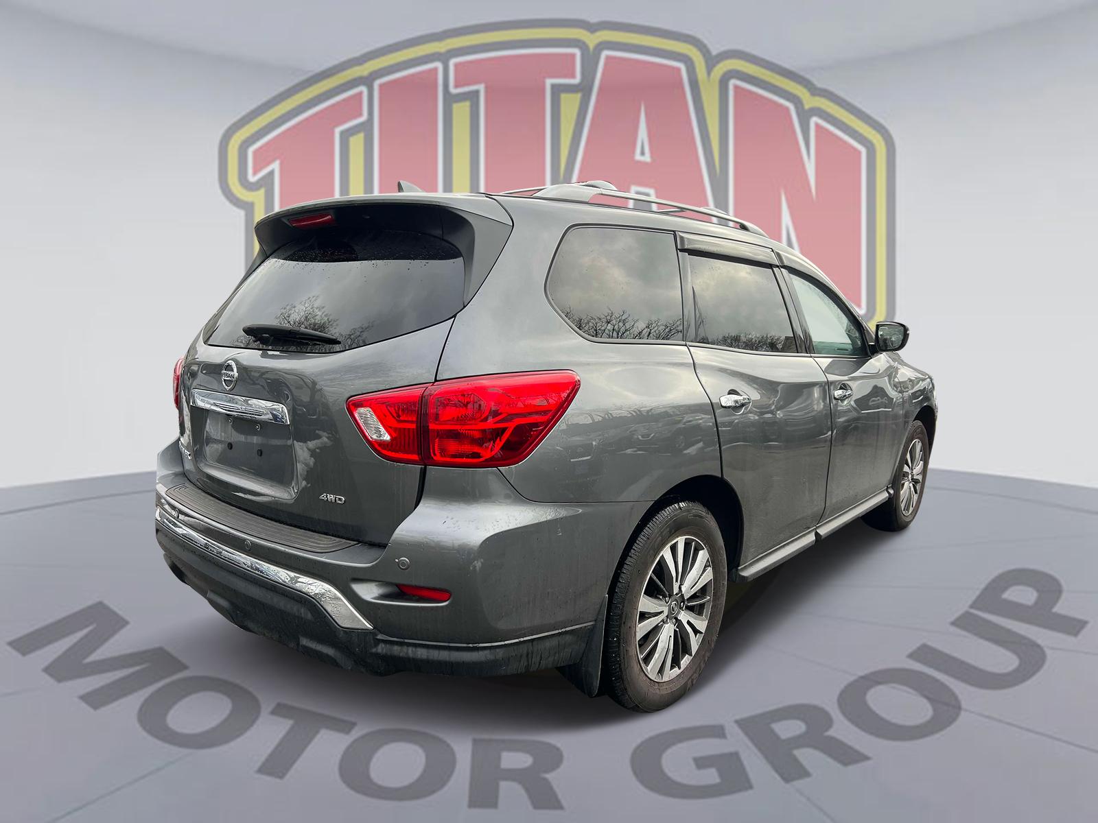 Thumbnail image of 2019 Nissan Pathfinder at Nissan of Queens