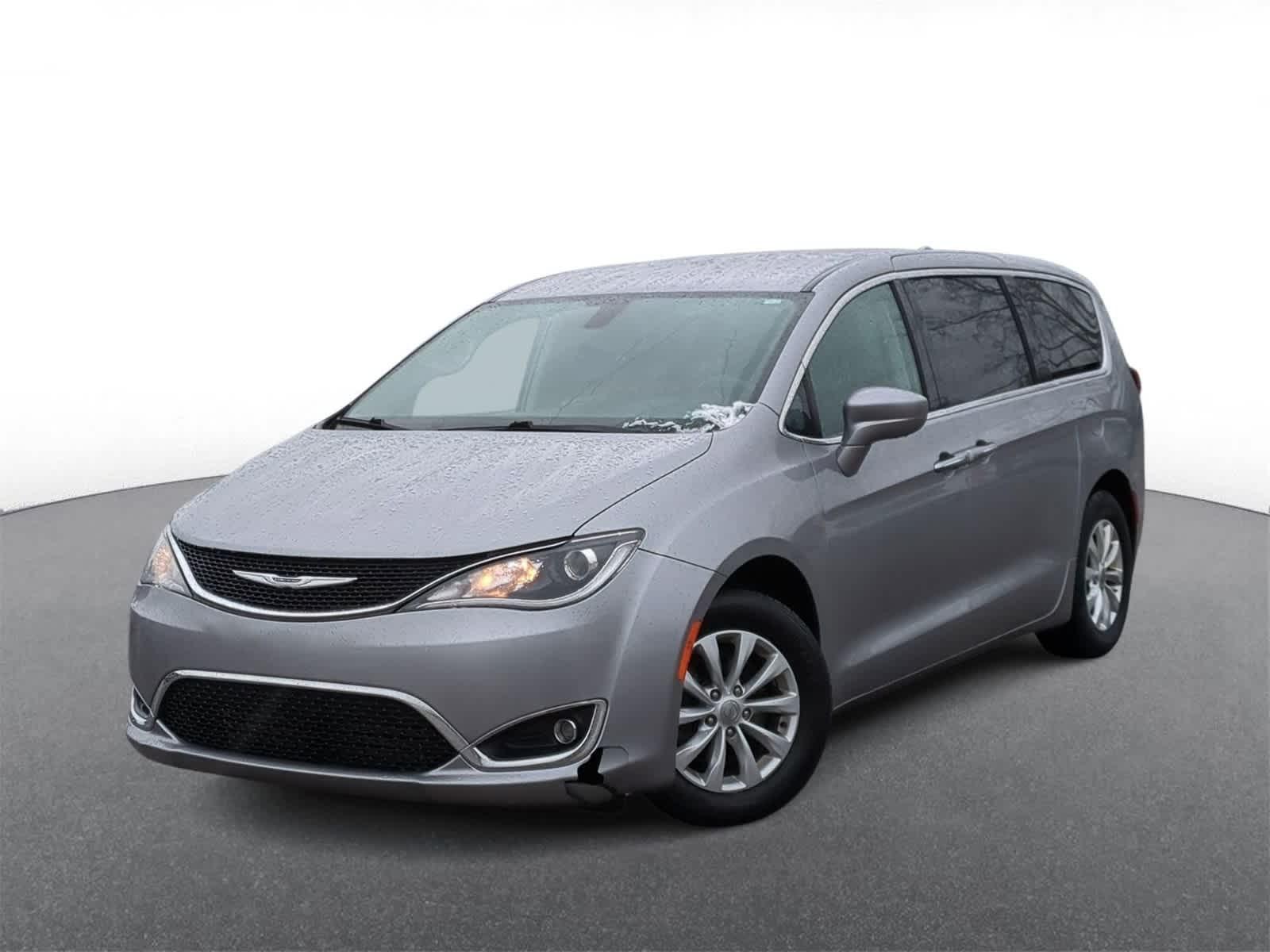 Thumbnail image of 2018 Chrysler Pacifica at Suburban Chrysler Dodge Jeep Ram of Troy