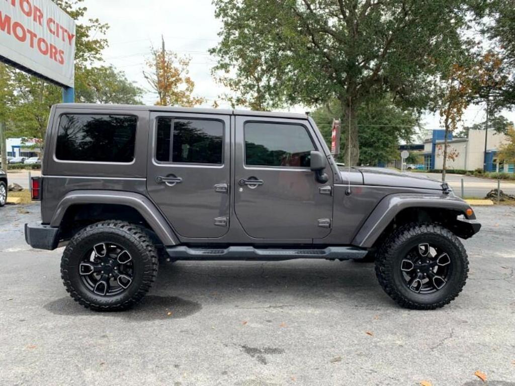 Thumbnail image of 2017 Jeep Wrangler Unlimited at Gator City Motors, Inc.