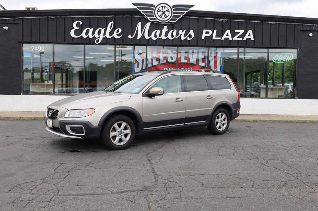 Thumbnail image of 2013 Volvo XC70 at EAGLE MOTORS OF HAMILTON INC