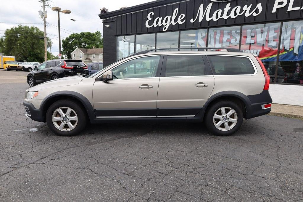 Thumbnail image of 2013 Volvo XC70 at EAGLE MOTORS OF HAMILTON INC