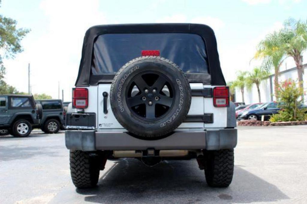 Thumbnail image of 2016 Jeep Wrangler Unlimited at Gator City Motors, Inc.