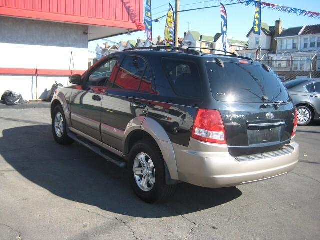 Thumbnail image of 2006 Kia Sorento at Auto Maxx Motors, Inc.