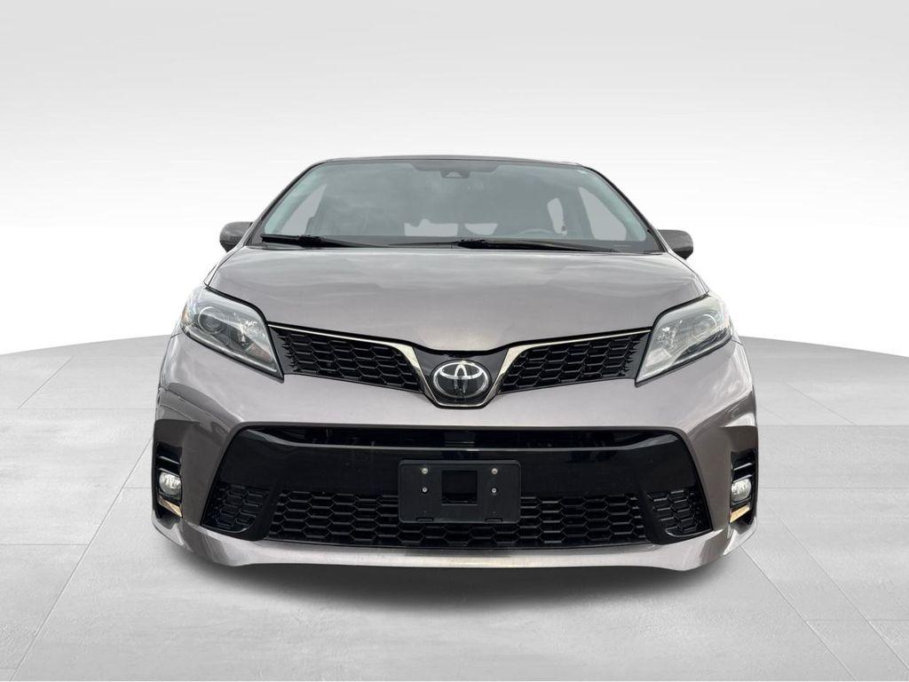 Thumbnail image of 2020 Toyota Sienna at Vision Nissan Greece