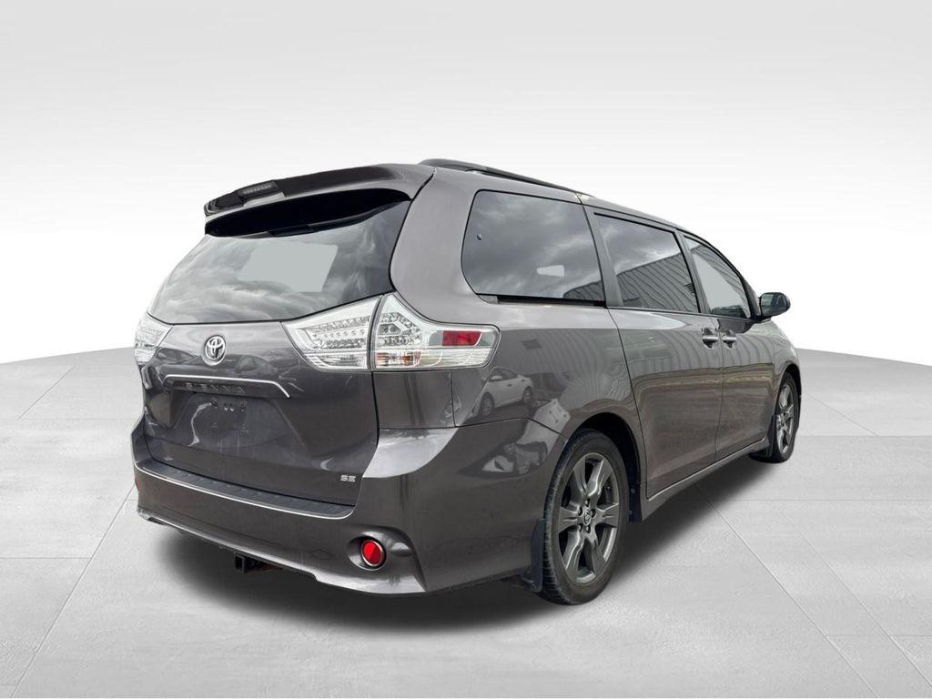 Thumbnail image of 2020 Toyota Sienna at Vision Nissan Greece