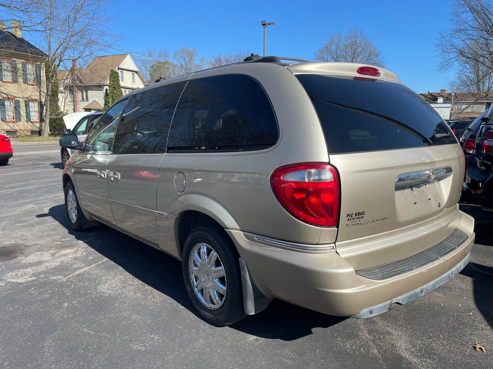 Thumbnail image of 2006 Chrysler Town and Country at Pic Bros. Auto Sales