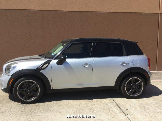 Thumbnail image of 2012 MINI Cooper Countryman at AUTO HUNTERS