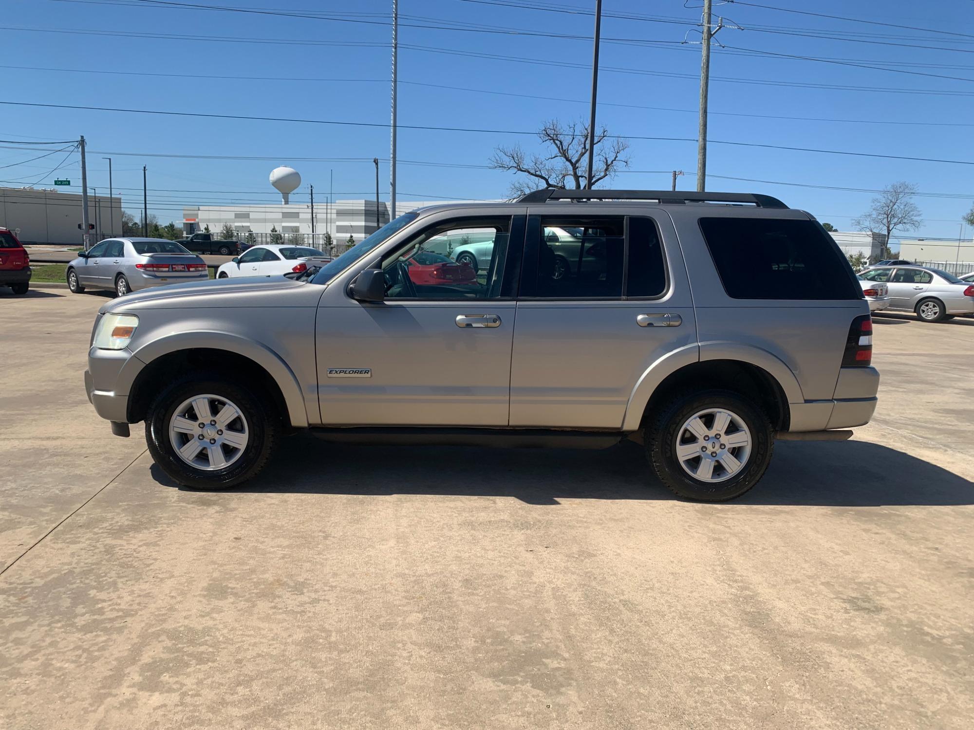 Thumbnail image of 2006 Ford Explorer at Fred Fincher Motors