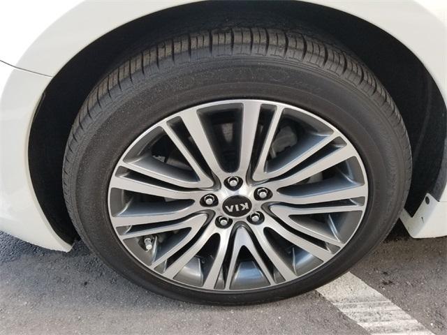 Thumbnail image of 2015 Kia Cadenza at Napleton Northlake Kia