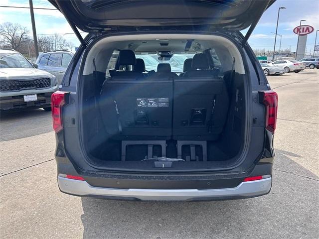 Thumbnail image of 2025 Kia Carnival at Auffenberg Kia of Cape Girardeau