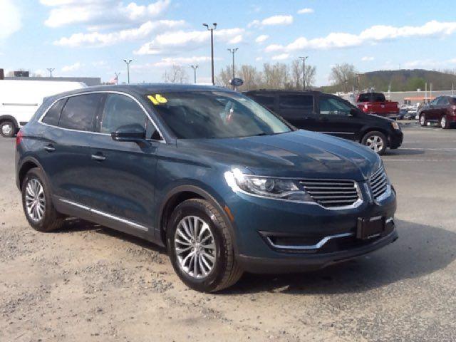 Thumbnail image of 2016 Lincoln MKX at Ferrario Auto Team Chrysler Dodge Jeep Ram