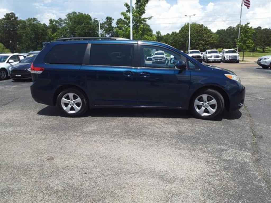 Thumbnail image of 2011 Toyota Sienna at Moore Brothers LLC