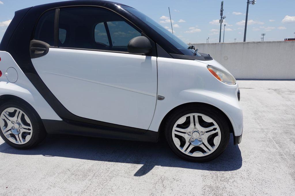 Thumbnail image of 2014 Smart fortwo at WARREN'S AUTO SALES, INC.