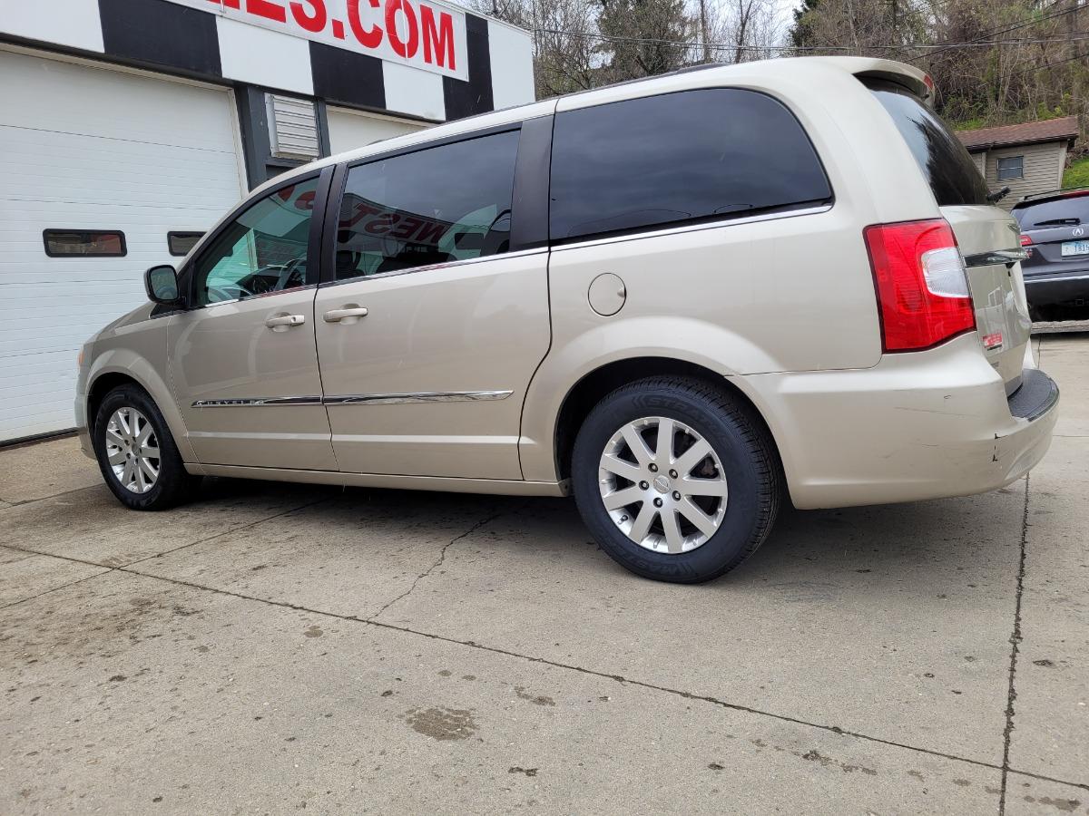 Thumbnail image of 2016 Chrysler Town and Country at West 40 Auto Sales