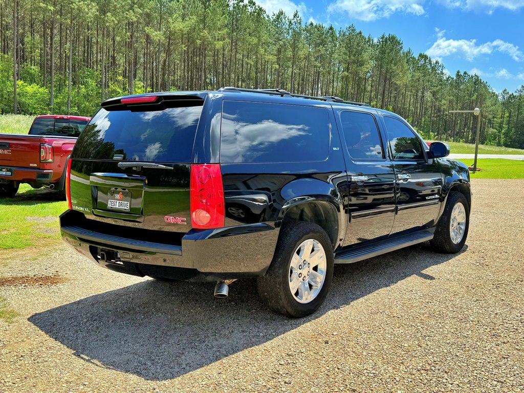 Thumbnail image of 2010 GMC Yukon XL at SIXS AUTO SALES