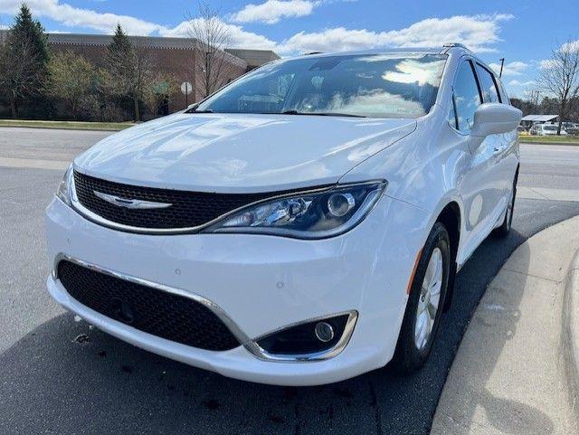 Thumbnail image of 2018 Chrysler Pacifica at Lafontaine Chevrolet