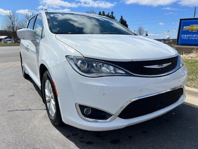 Thumbnail image of 2018 Chrysler Pacifica at Lafontaine Chevrolet