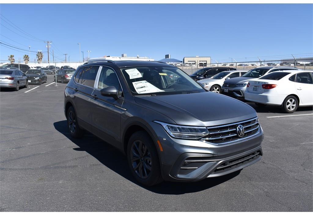 Thumbnail image of 2023 Volkswagen Tiguan at Hoy Volkswagen of El Paso