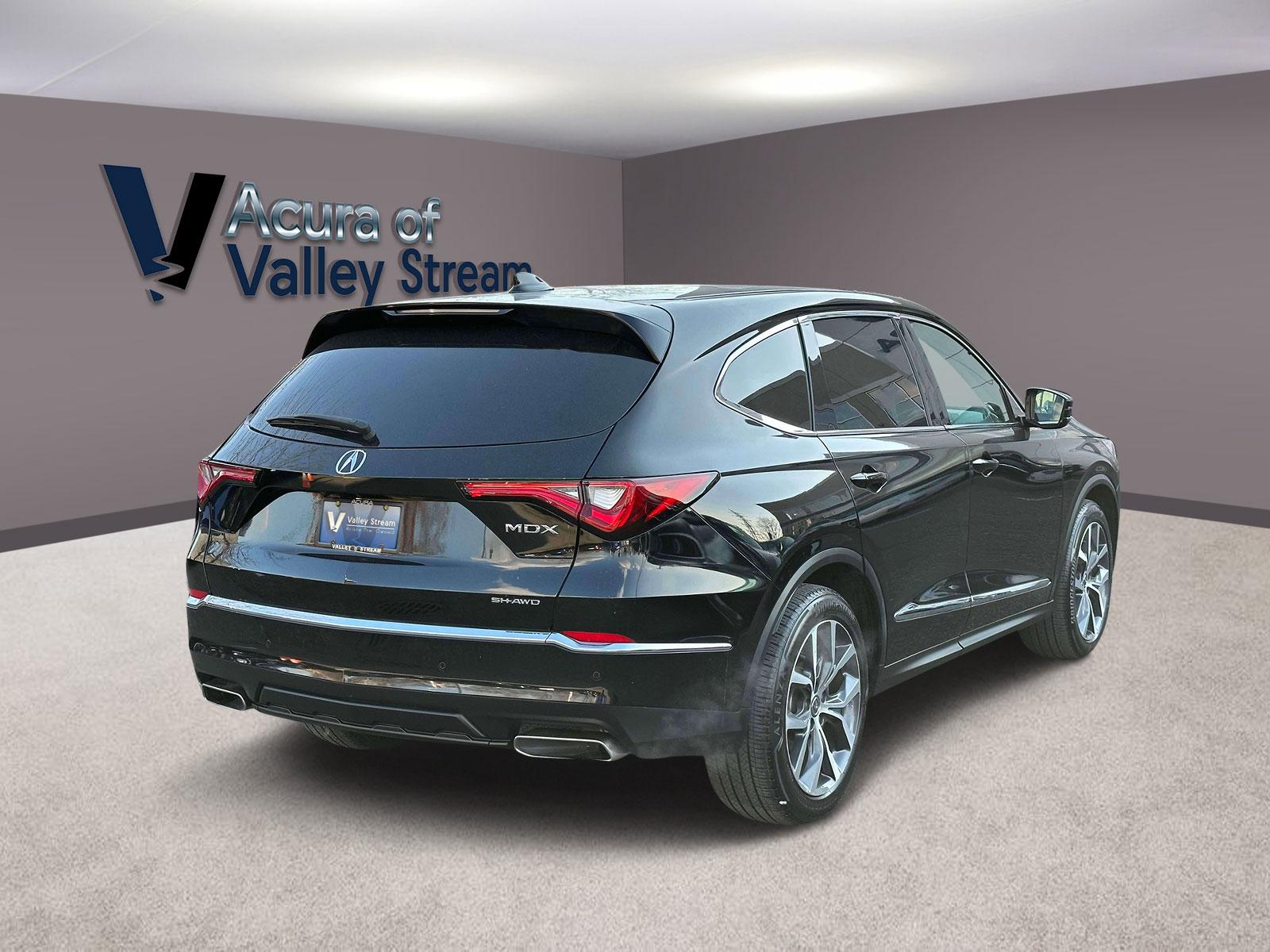 Thumbnail image of 2022 Acura MDX at Acura of Valley Stream