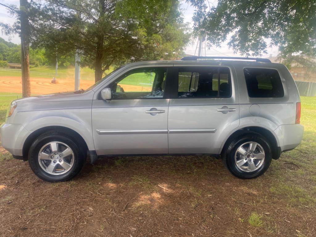 Thumbnail image of 2011 Honda Pilot at Team L J Auto Sales LLC