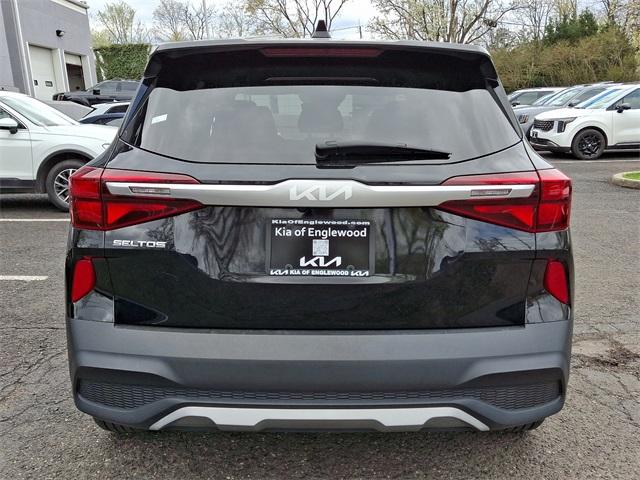 Thumbnail image of 2022 Kia Seltos at Kia of Englewood