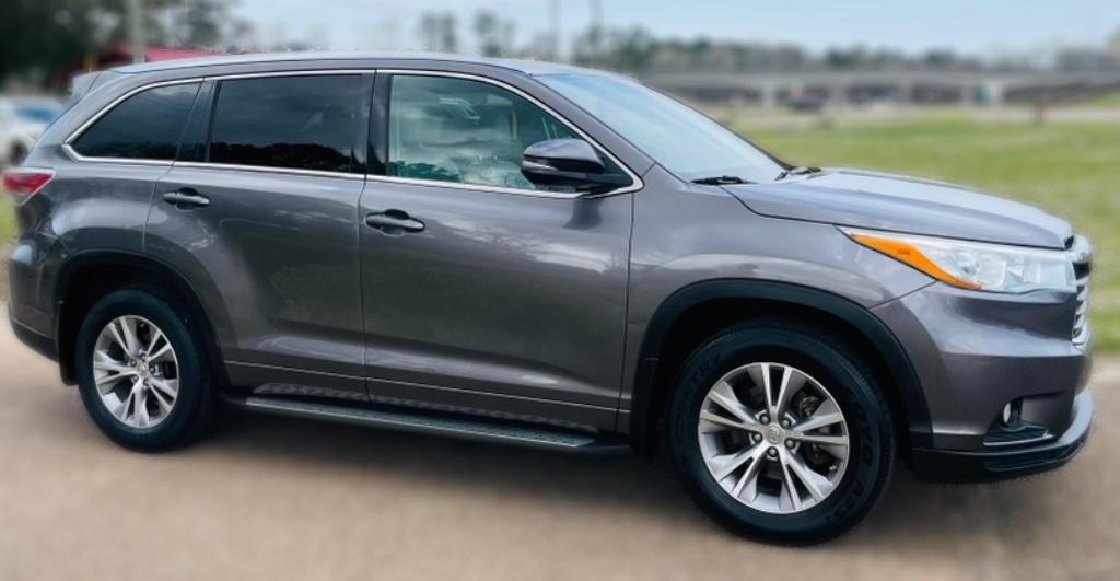 Thumbnail image of 2015 Toyota Highlander at Killough Auto Sales LLC