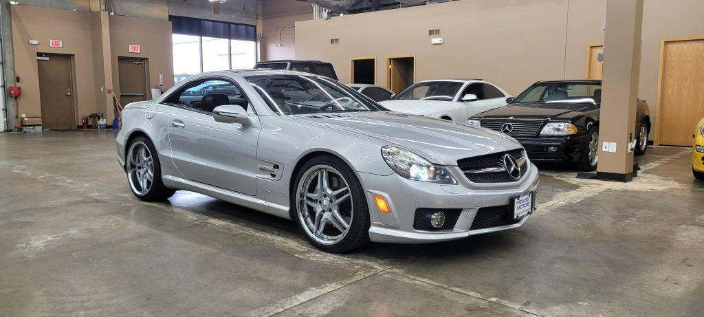 Thumbnail image of 2009 Mercedes-Benz SL-Class at MIDWEST MOTORS