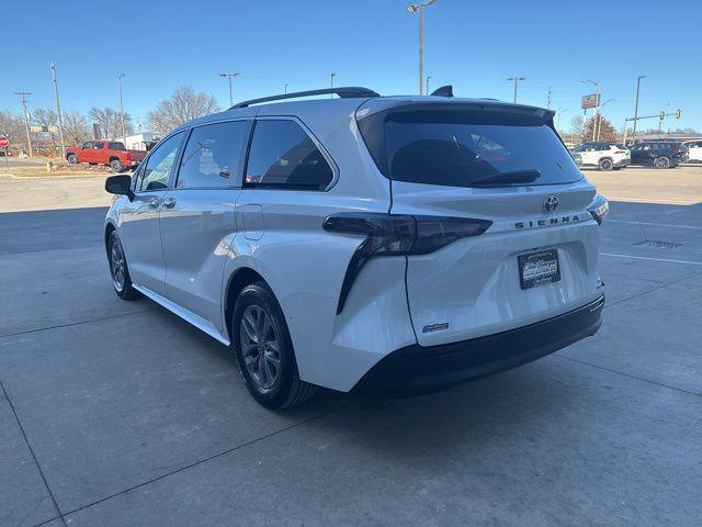 Thumbnail image of 2023 Toyota Sienna at Clint Bowyer Autoplex