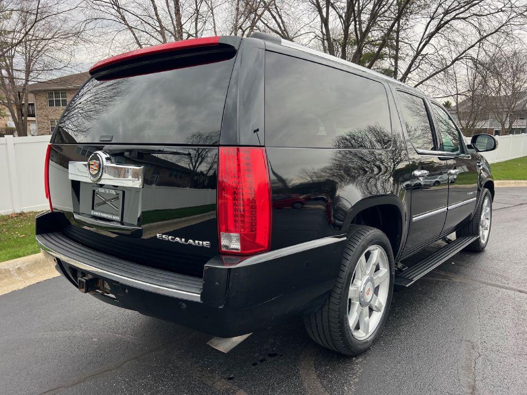 Thumbnail image of 2014 Cadillac Escalade ESV at NORTH NAPERVILLE AUTOS