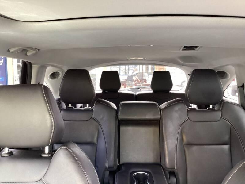 Thumbnail image of 2019 Acura MDX at Kihei Auto Sales Lot 2