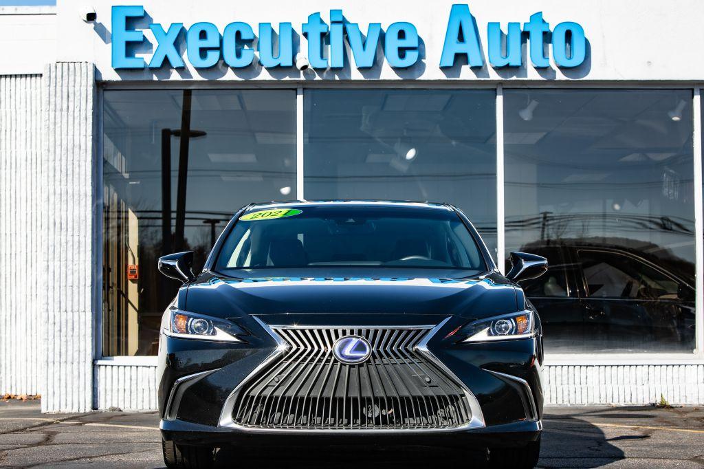 Thumbnail image of 2021 Lexus ES 300h at EXECUTIVE AUTO SALES