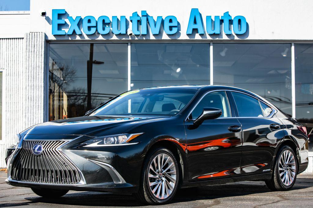 Thumbnail image of 2021 Lexus ES 300h at EXECUTIVE AUTO SALES