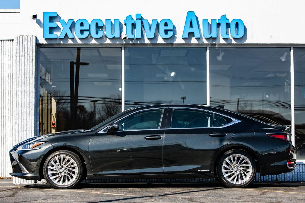 Thumbnail image of 2021 Lexus ES 300h at EXECUTIVE AUTO SALES