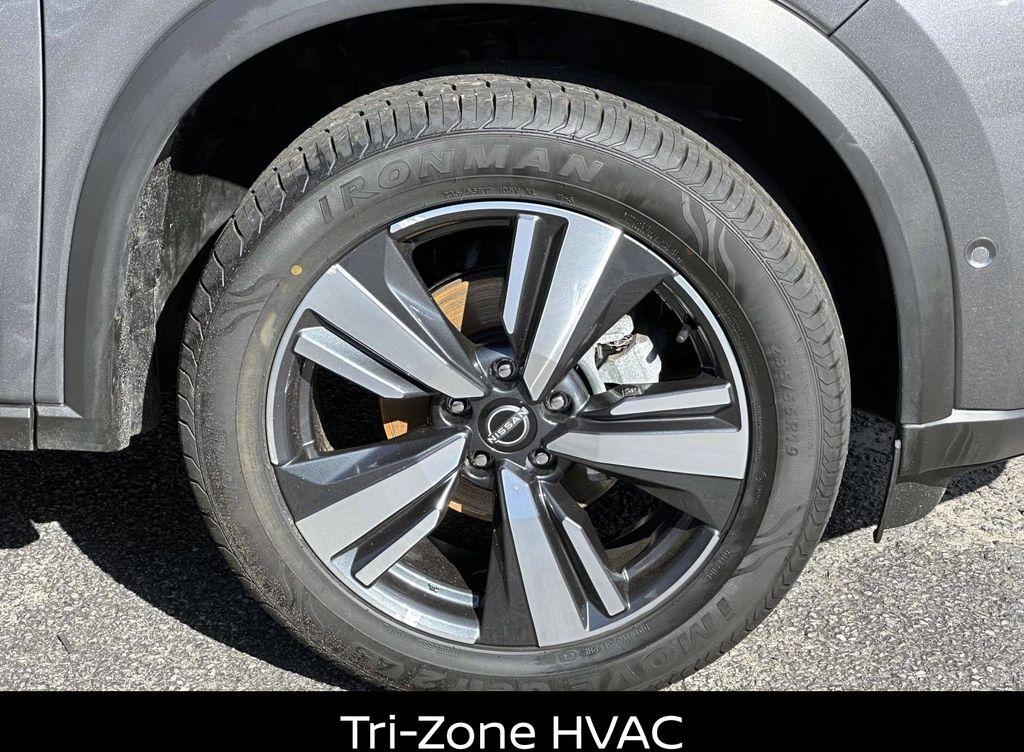 Thumbnail image of 2023 Nissan Rogue at Smithtown Nissan
