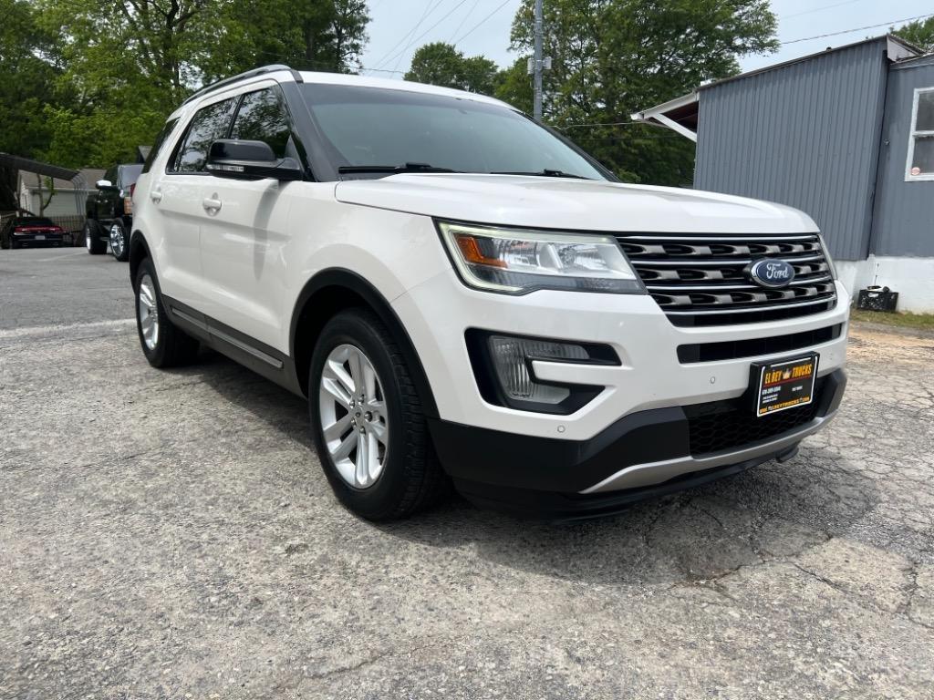Thumbnail image of 2016 Ford Explorer at El Rey Trucks