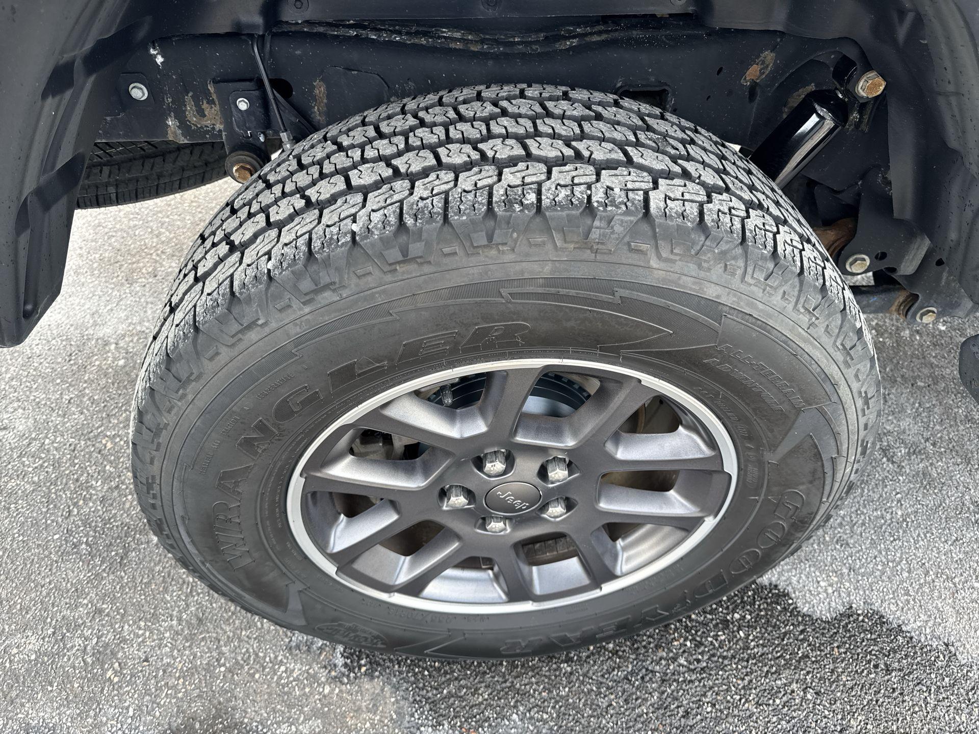 Thumbnail image of 2020 Jeep Gladiator at CascoBayFord of Yarmouth, ME