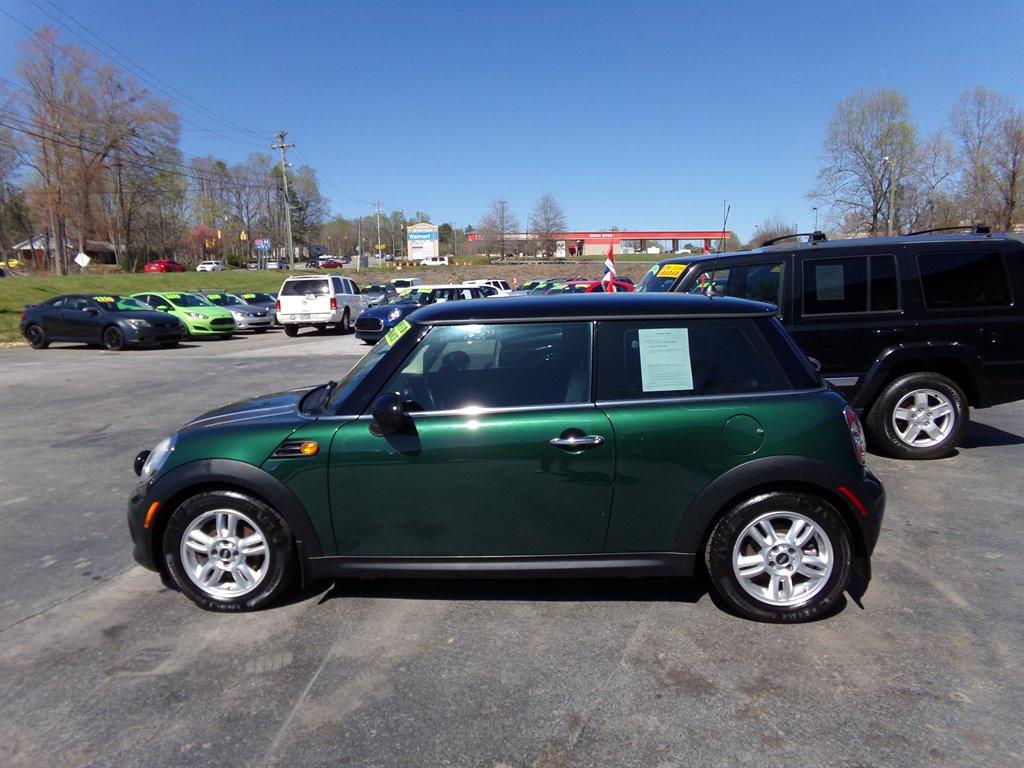 Thumbnail image of 2013 MINI Hardtop at Carolina Auto Sales # 2 LLC