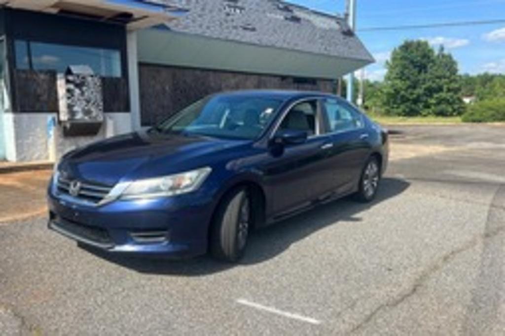 Thumbnail image of 2013 Honda Accord at Thomas Family Auto LLC
