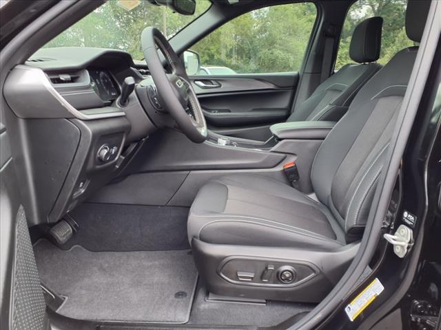 Thumbnail image of 2024 Jeep Grand Cherokee at Classic Cdjr Of Lancaster