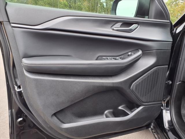 Thumbnail image of 2024 Jeep Grand Cherokee at Classic Cdjr Of Lancaster