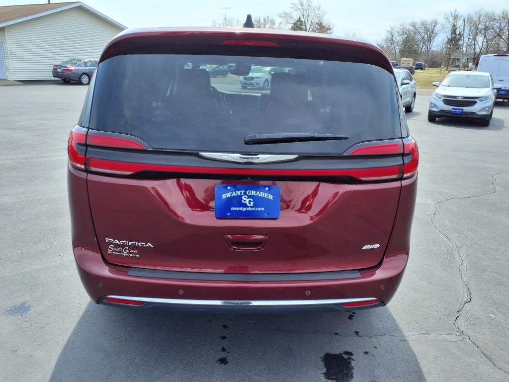 Thumbnail image of 2023 Chrysler Pacifica at Swant Graber Motors