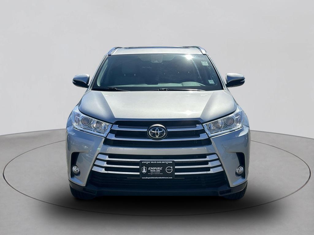 Thumbnail image of 2019 Toyota Highlander at Empire Volvo Cars of Smithtown