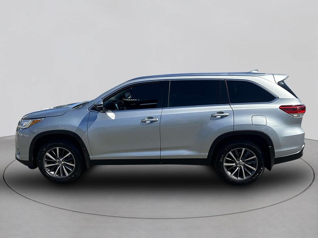 Thumbnail image of 2019 Toyota Highlander at Empire Volvo Cars of Smithtown