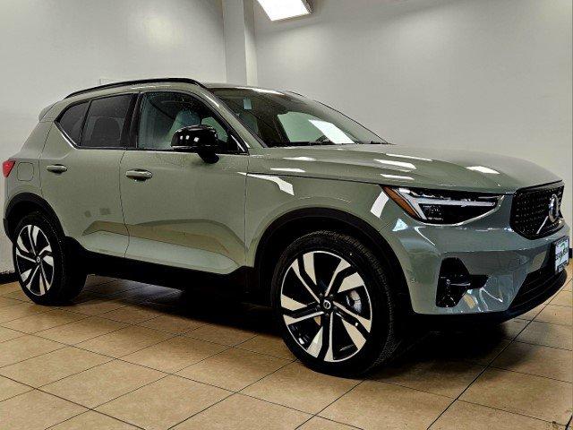 Thumbnail image of 2025 Volvo XC40 at Dean Team Volvo - New
